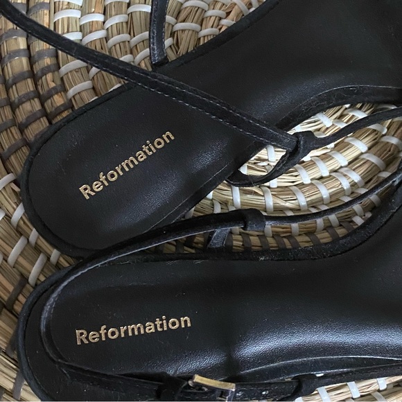 REFORMATION flat black strappy sandals - Picture 3 of 7